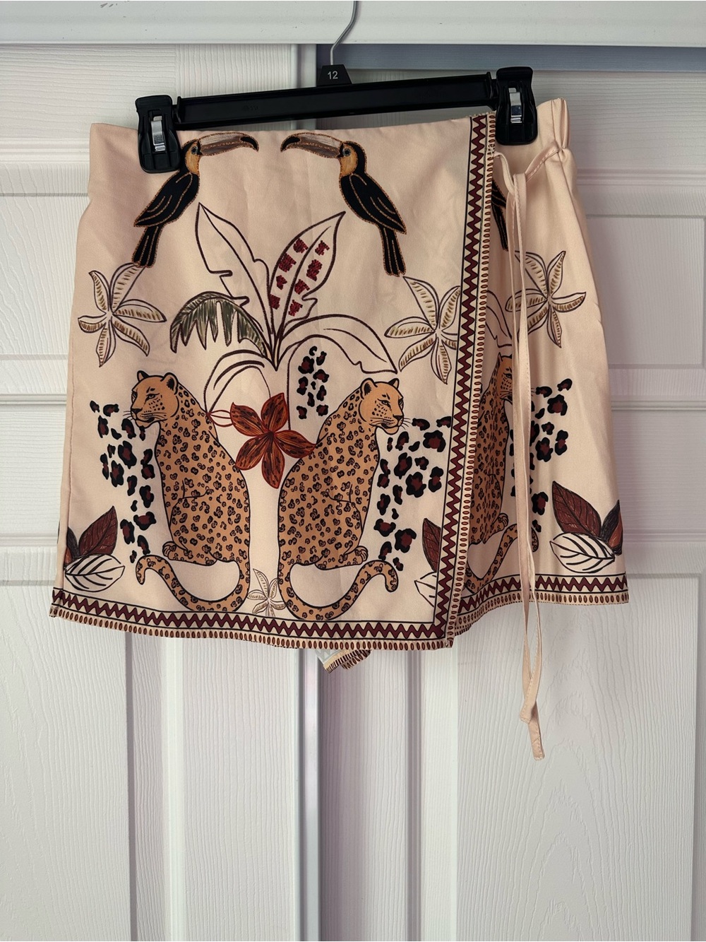 SHEIN Cream Mini Skirt with Leopard & Tropical Print